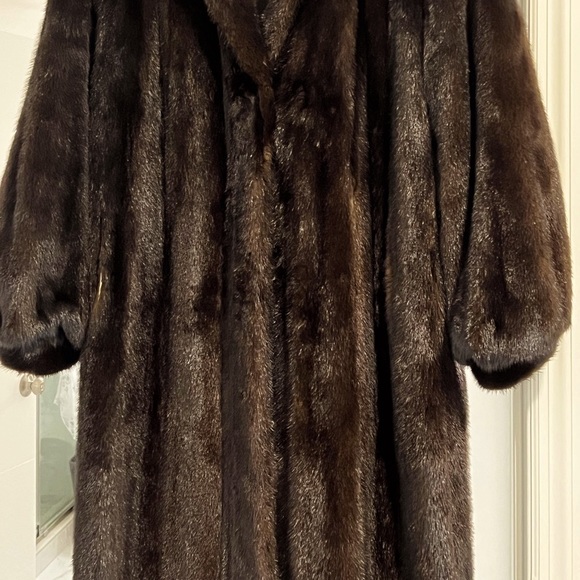 Mink Coat - Picture 3 of 5